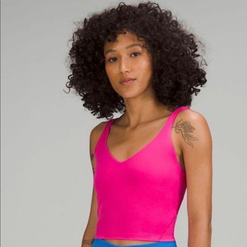 Sonic pink align top